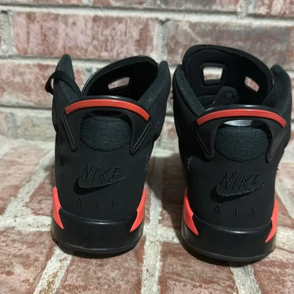 Kids Jordan 6 retro “infrared” size 5.5y - Picture 6 of 11